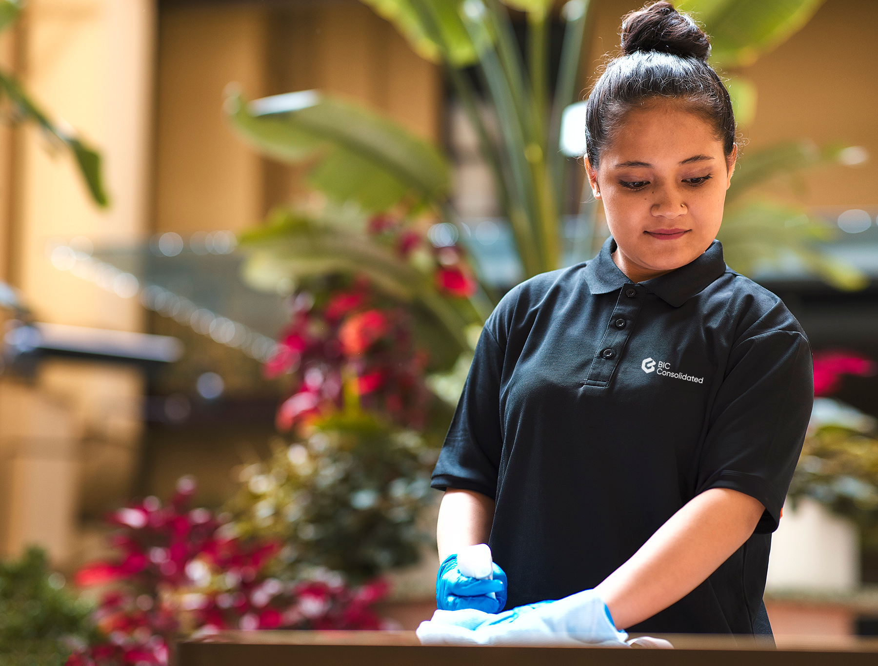 Cleaner in foodcourt